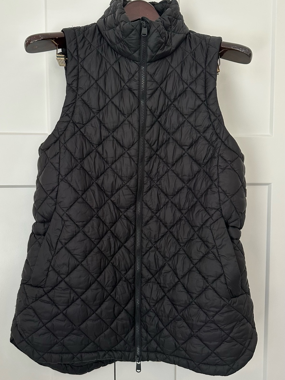 Athleta Whisper Sleeveless Puffer Vest - Black XL/T